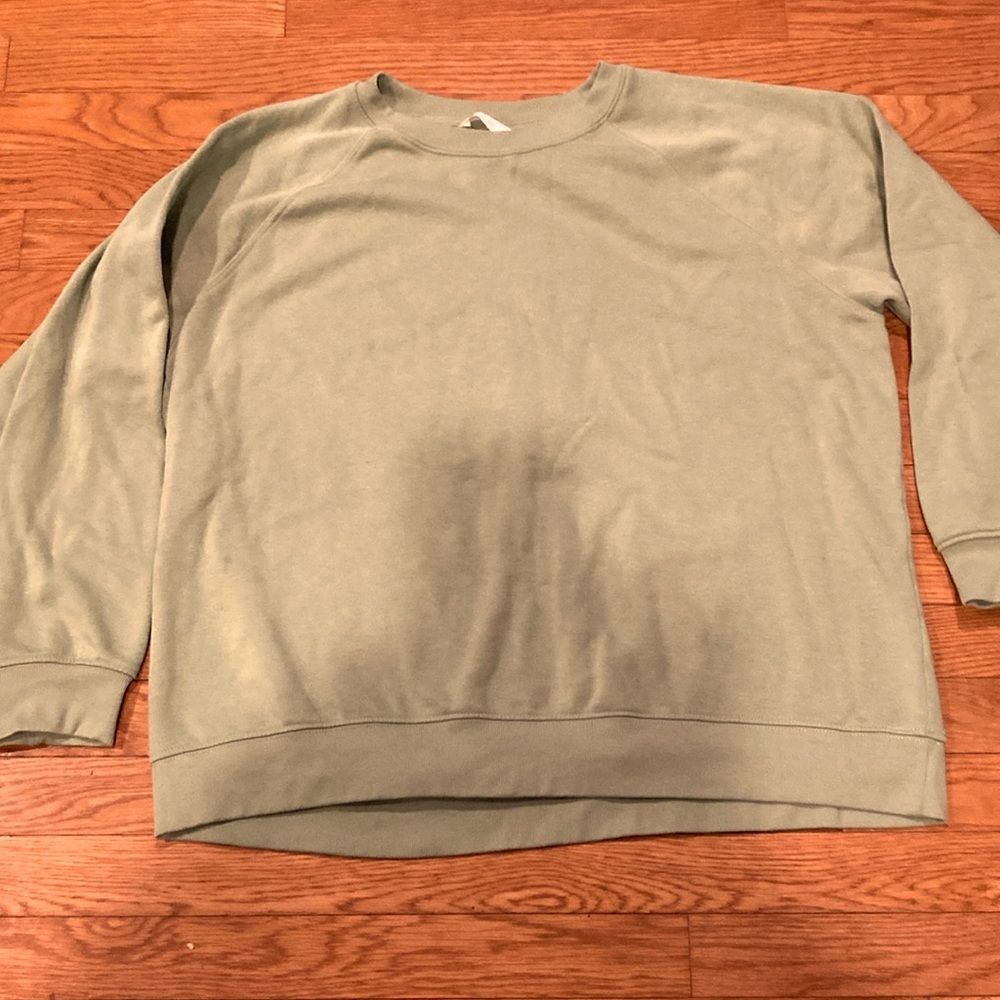 H&M NWOT sweatshirt
